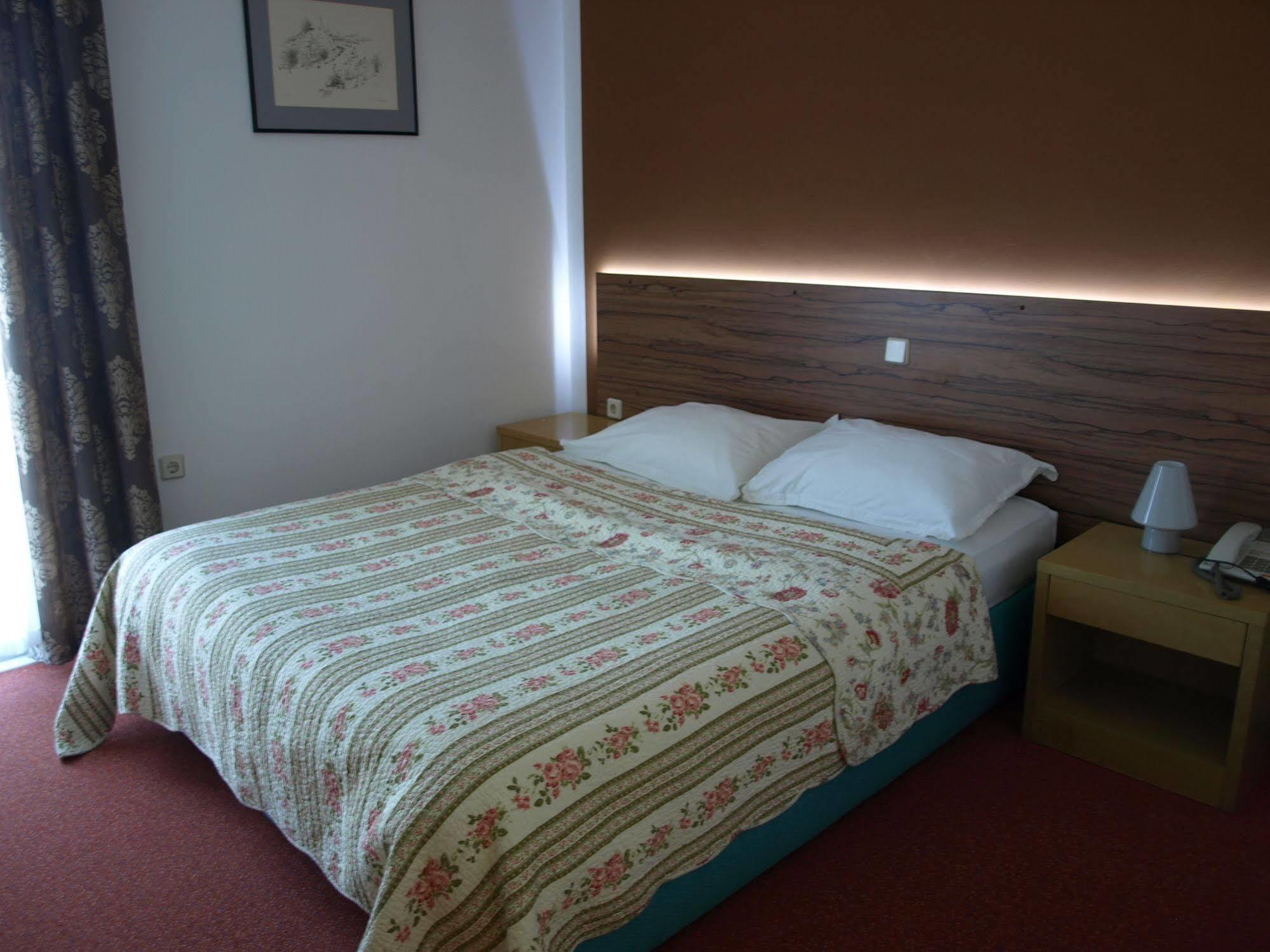 Hotel Podravina โคปริฟนิซา ภายนอก รูปภาพ